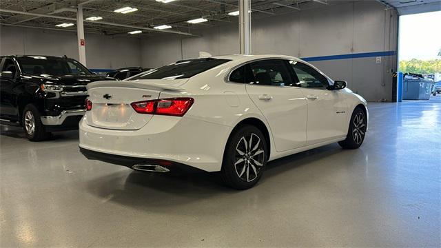 new 2025 Chevrolet Malibu car, priced at $27,101