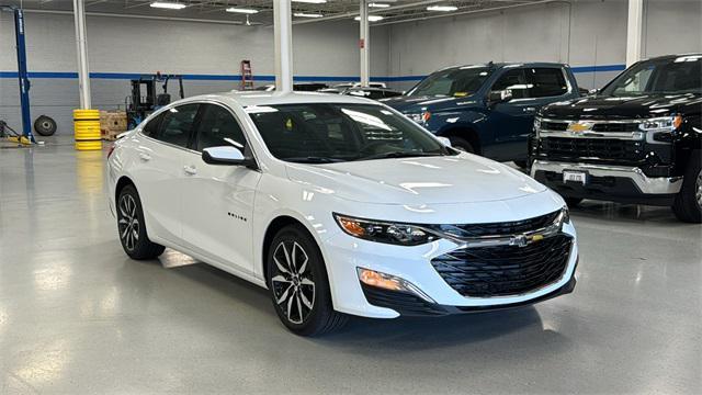 new 2025 Chevrolet Malibu car, priced at $27,101