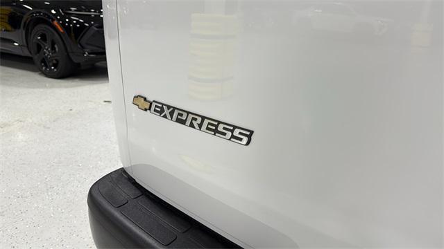 new 2025 Chevrolet Express 3500 car, priced at $48,021