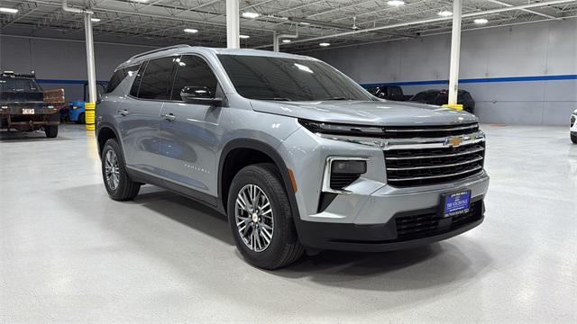 used 2024 Chevrolet Traverse car, priced at $38,199