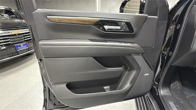 new 2026 Chevrolet Suburban car, priced at $98,180