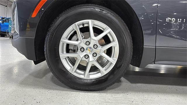 used 2022 Chevrolet Equinox car, priced at $23,460
