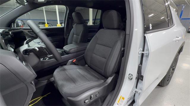 new 2026 Chevrolet Traverse car, priced at $43,086