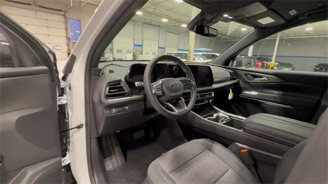 new 2026 Chevrolet Traverse car, priced at $43,086