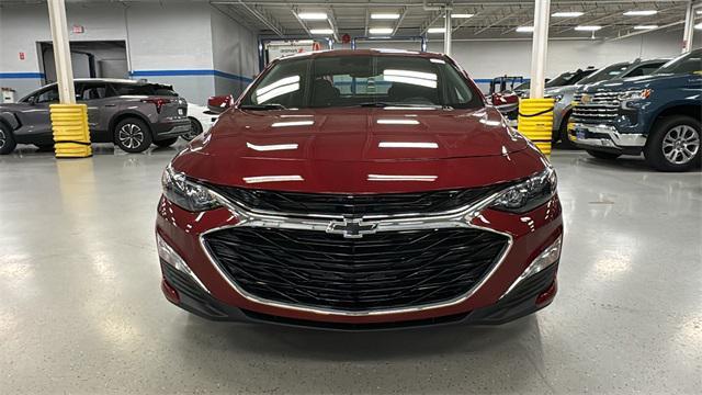 new 2025 Chevrolet Malibu car, priced at $28,561