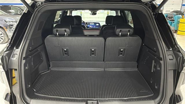 new 2026 Chevrolet Traverse car, priced at $58,270