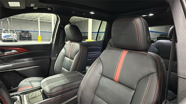 new 2026 Chevrolet Traverse car, priced at $58,270