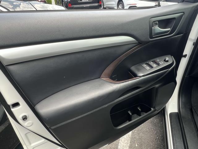 used 2019 Toyota Highlander car, priced at $27,559