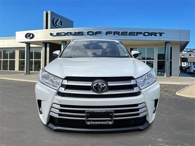 used 2019 Toyota Highlander car, priced at $27,559