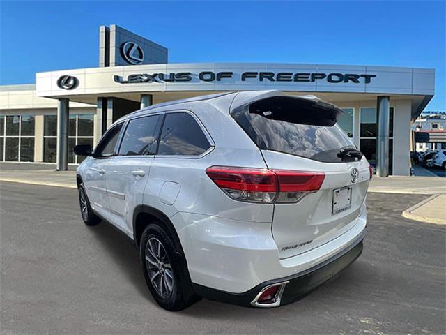 used 2019 Toyota Highlander car, priced at $27,559