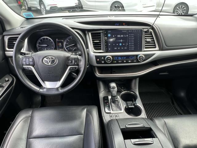 used 2019 Toyota Highlander car, priced at $27,559