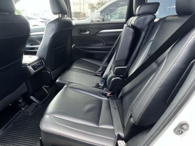 used 2019 Toyota Highlander car, priced at $27,559