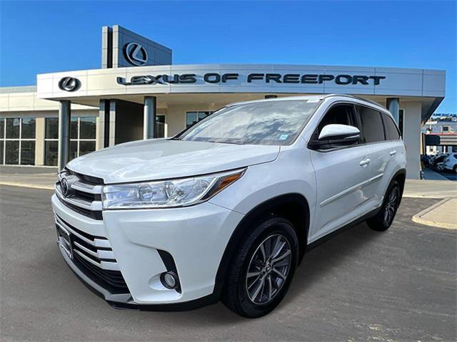 used 2019 Toyota Highlander car, priced at $27,559