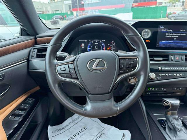 used 2022 Lexus ES 350 car, priced at $35,000