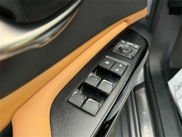 used 2022 Lexus ES 350 car, priced at $35,000