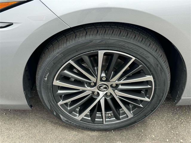 used 2022 Lexus ES 350 car, priced at $35,000
