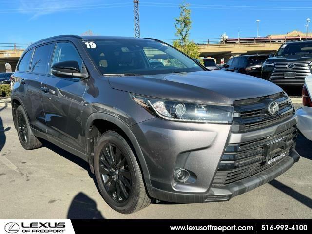 used 2019 Toyota Highlander car, priced at $26,000