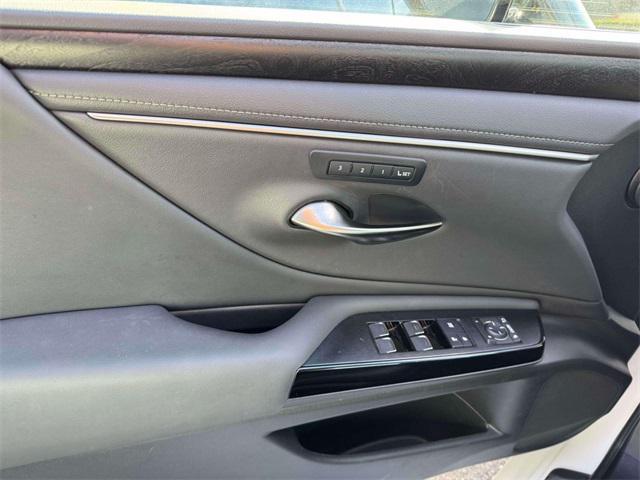 used 2024 Lexus ES 250 car, priced at $34,500