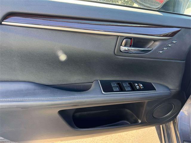 used 2017 Lexus ES 350 car, priced at $25,500