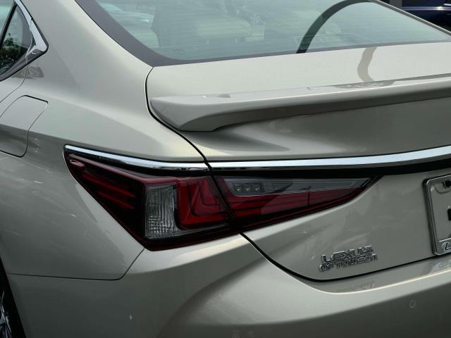 used 2022 Lexus ES 350 car, priced at $37,000