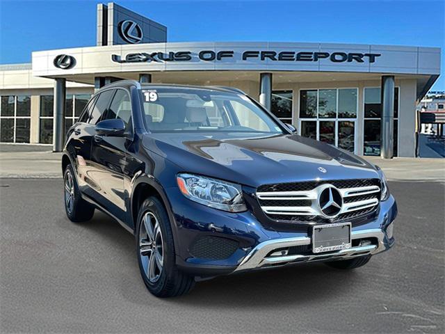 used 2019 Mercedes-Benz GLC 300 car, priced at $26,500