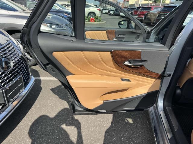 used 2022 Lexus LS 500 car, priced at $62,000