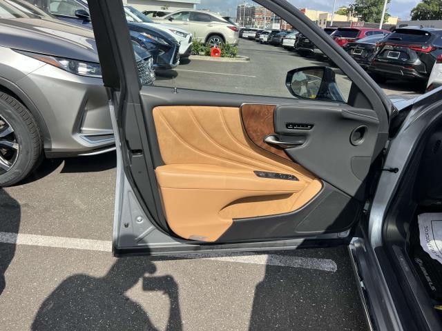 used 2022 Lexus LS 500 car, priced at $62,000
