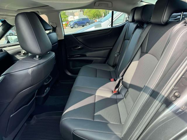 used 2022 Lexus ES 350 car, priced at $34,000