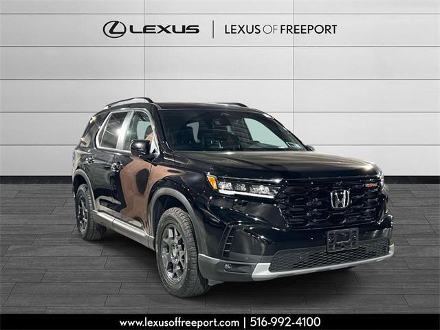 used 2025 Honda Pilot car, priced at $46,000