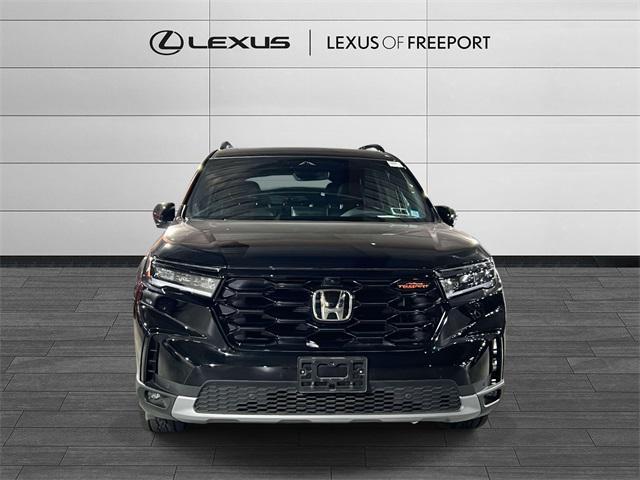 used 2025 Honda Pilot car, priced at $46,000