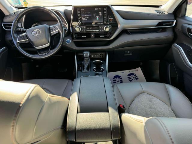 used 2022 Toyota Highlander Hybrid car, priced at $40,500