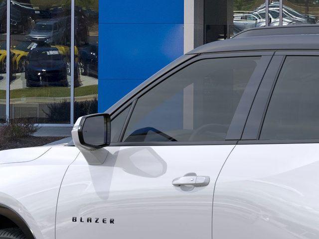 new 2025 Chevrolet Blazer car