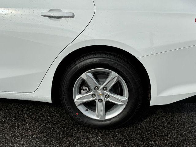 new 2025 Chevrolet Malibu car, priced at $25,740