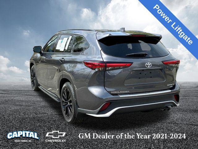 used 2023 Toyota Highlander car, priced at $40,500