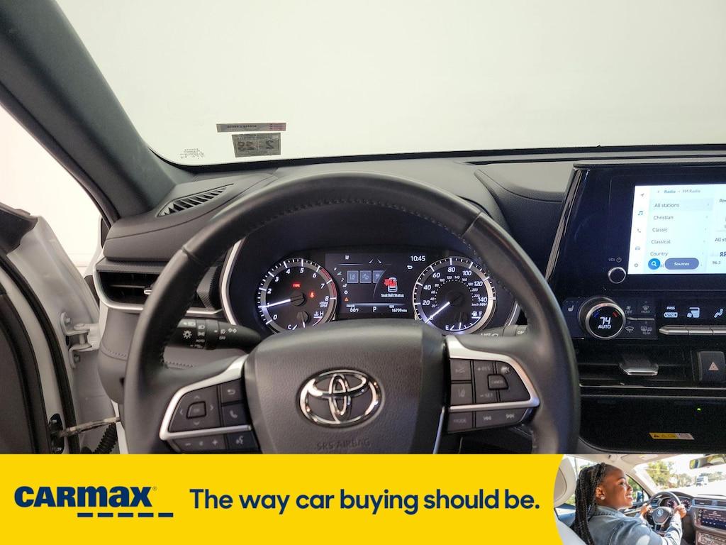 used 2023 Toyota Highlander car, priced at $42,998