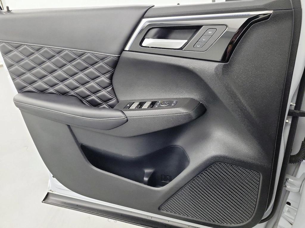 used 2024 Mitsubishi Outlander car, priced at $31,998