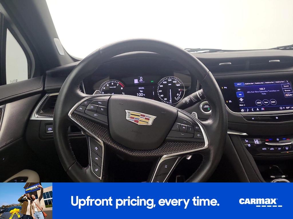 used 2021 Cadillac XT5 car, priced at $28,998