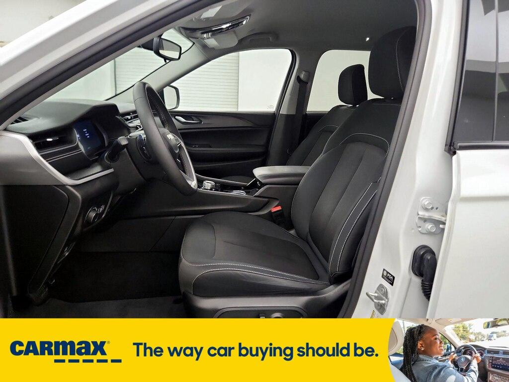 used 2023 Jeep Grand Cherokee car, priced at $28,998