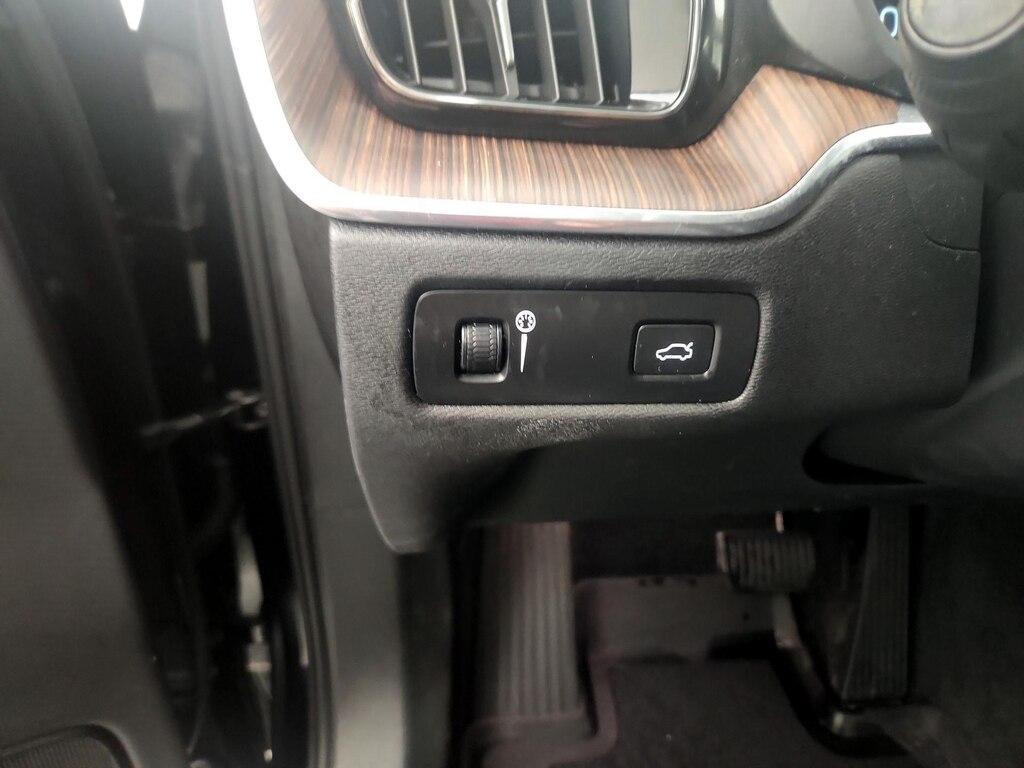 used 2021 Volvo XC60 car, priced at $26,998