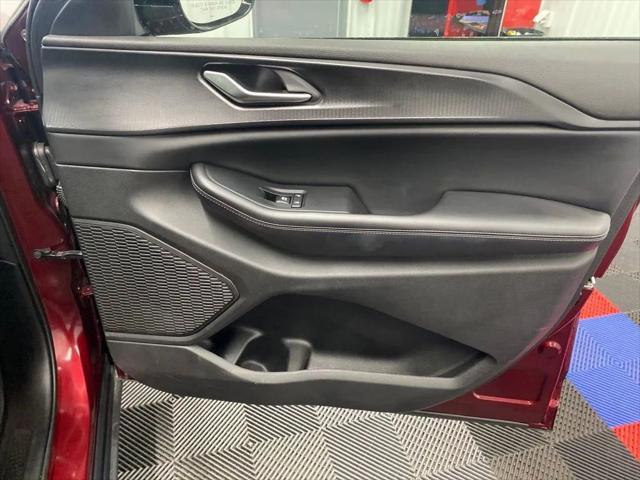used 2024 Jeep Grand Cherokee car, priced at $36,755