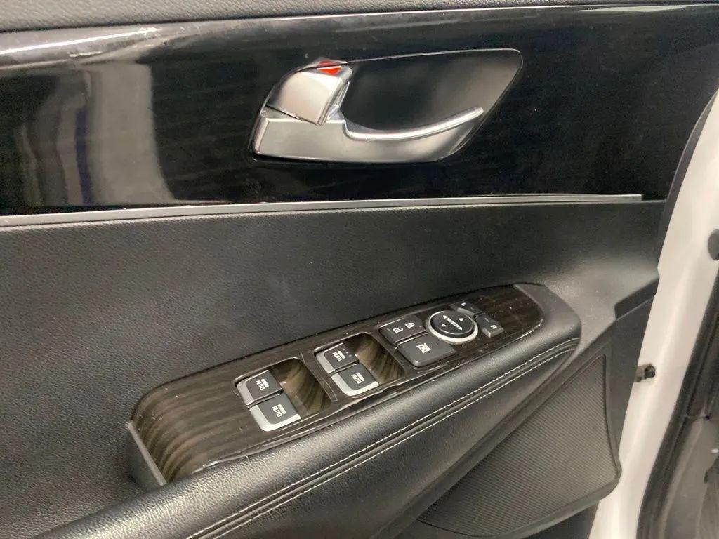 used 2020 Kia Sorento car, priced at $14,444