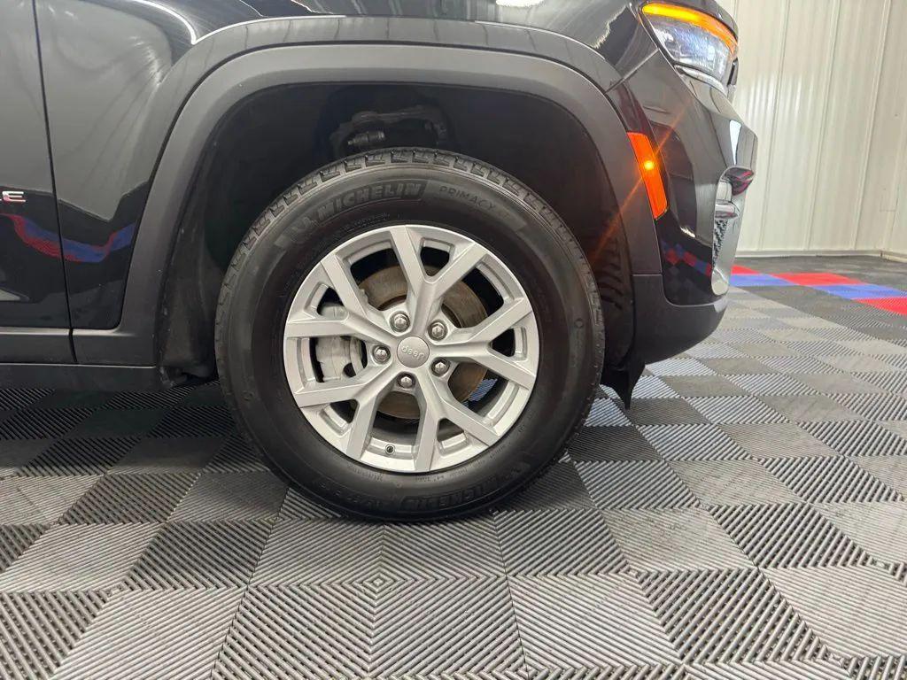 used 2024 Jeep Grand Cherokee car, priced at $28,995