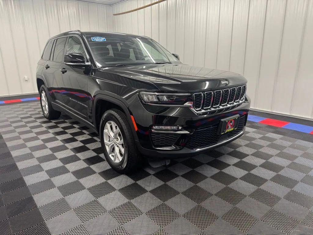 used 2024 Jeep Grand Cherokee car, priced at $28,995