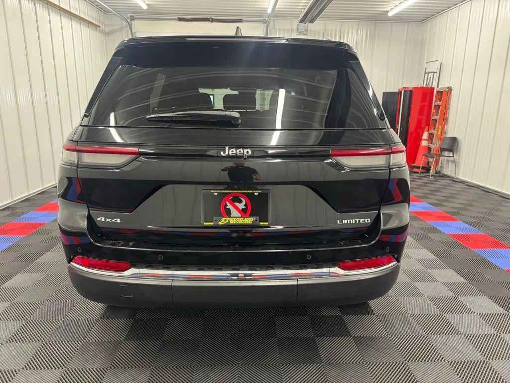 used 2024 Jeep Grand Cherokee car, priced at $28,995