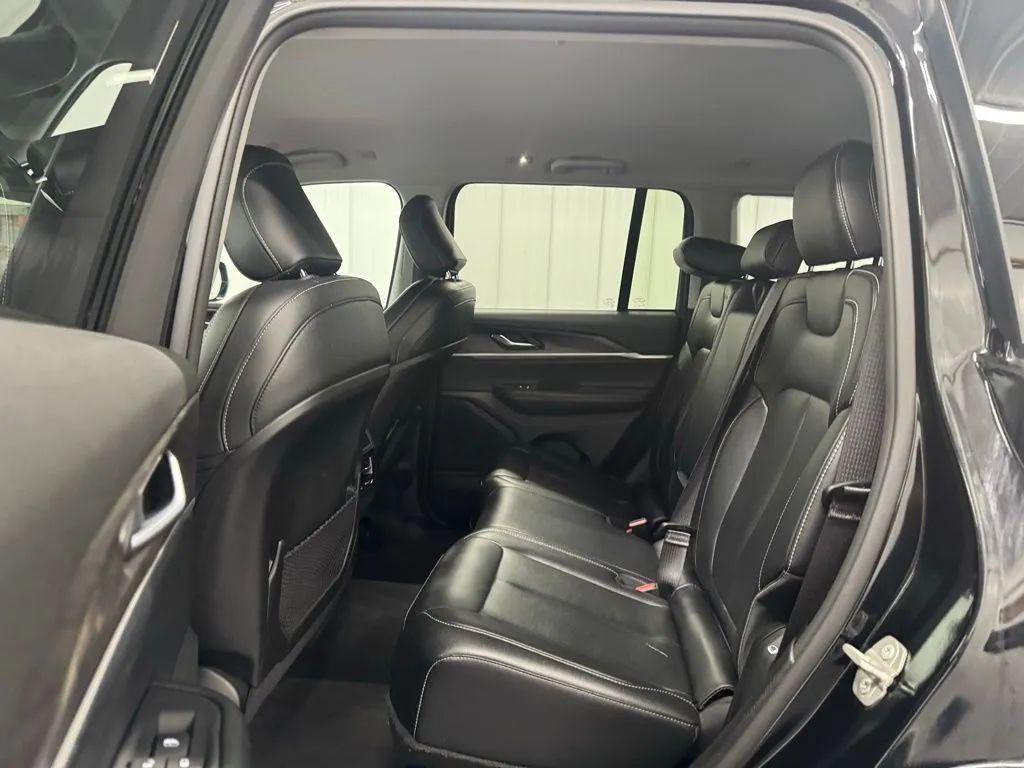 used 2024 Jeep Grand Cherokee car, priced at $28,995