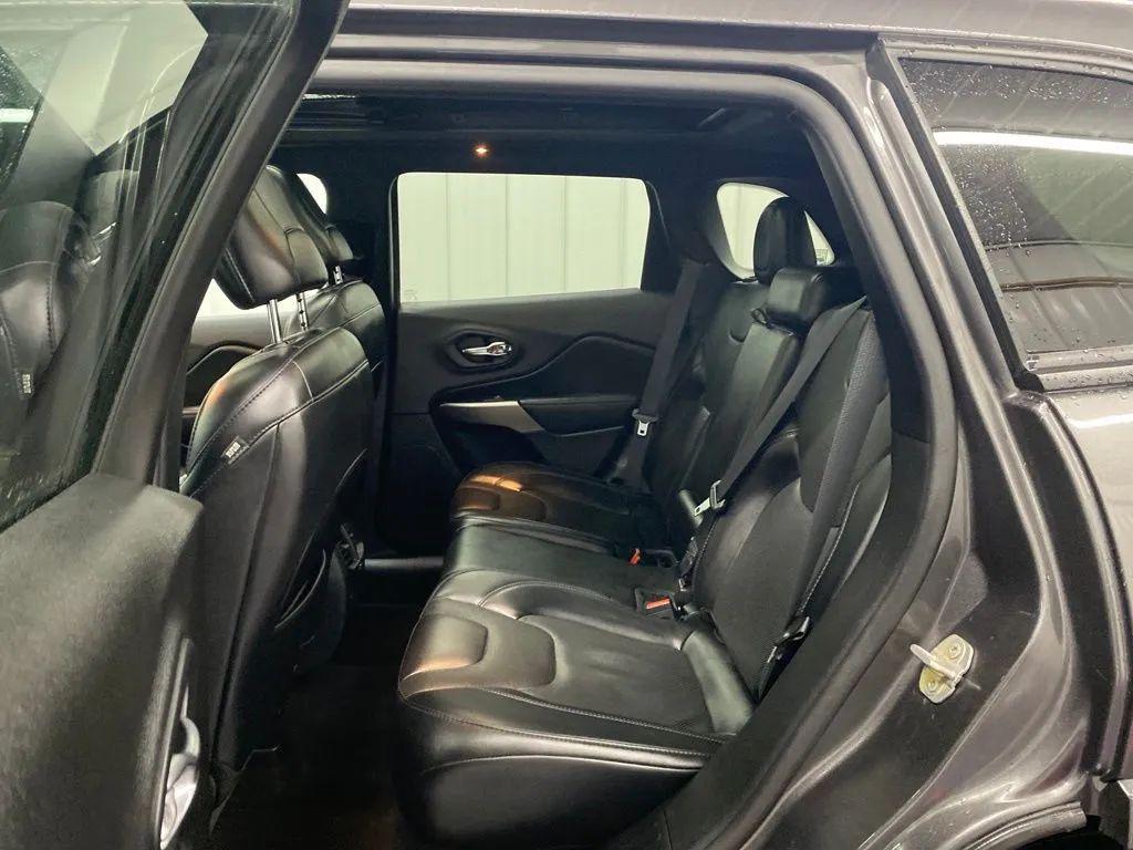 used 2021 Jeep Cherokee car, priced at $22,555