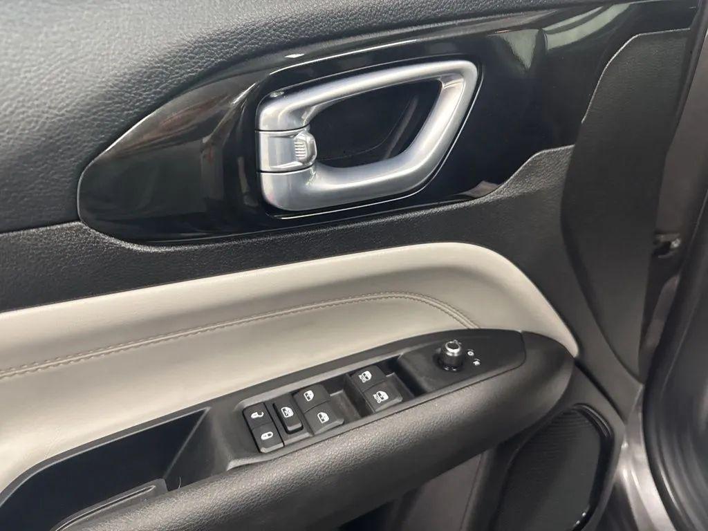 used 2022 Jeep Compass car, priced at $21,995