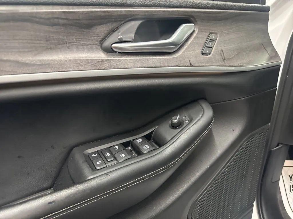 used 2023 Jeep Grand Cherokee car, priced at $30,755