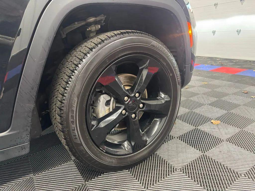 used 2023 Jeep Grand Cherokee car, priced at $31,995