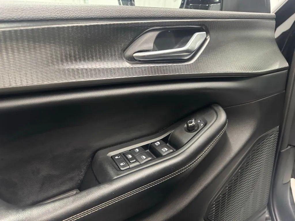 used 2023 Jeep Grand Cherokee car, priced at $31,995